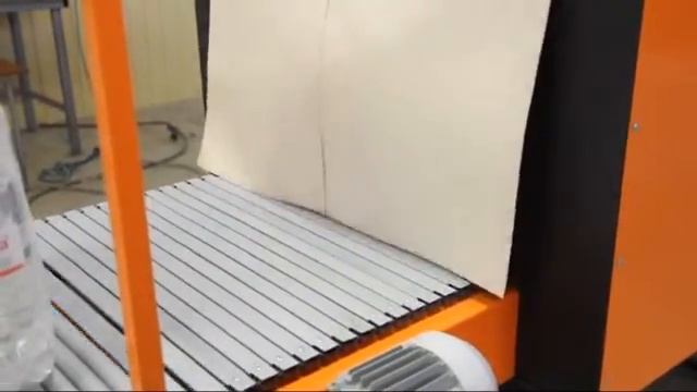 Полуавтоматическая упаковка ПЭТ бутылки в пленку смотреть онлайн