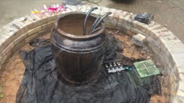 Фонтан для дачи и сада из бутылок своими руками смотреть онлайн