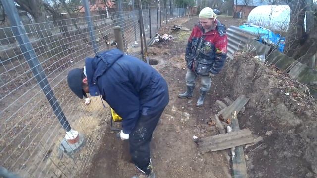 Дешевый Стальной ЗАБОР профлист. Бетонный фундамент. смотреть онлайн