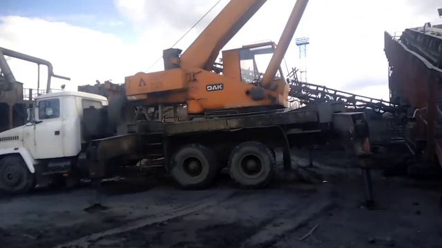 Автокран! Как Работает Ограничитель на Опрокидывания Крана / Работа на Автокране Силач КТА 32 смотреть онлайн