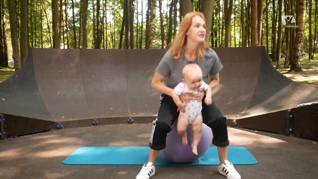 Упражнения для ребенка и мамы на фитболе | Фитнес тайм смотреть онлайн