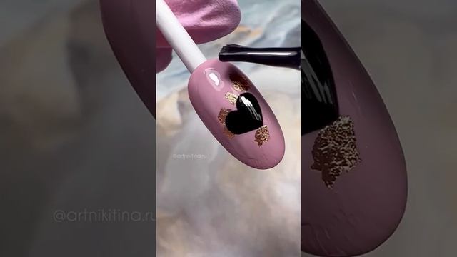 Романтичный дизайн ногтей ? Нюд, поталь, текстуры смотреть онлайн