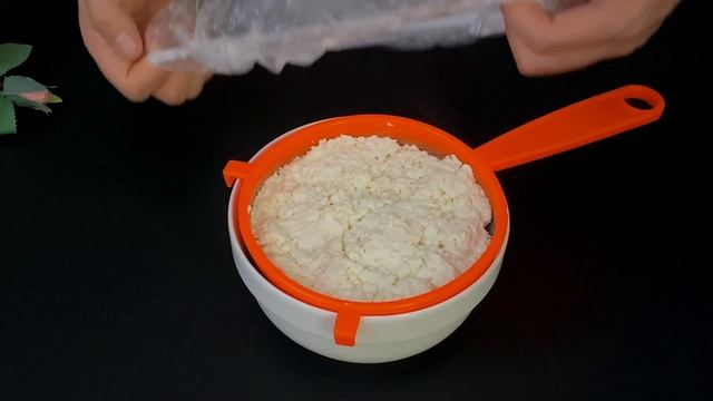 Fügen Sie einfach 1 Löffel Apfelessig zu 1 Liter Milch hinzu. Und 1 kg Käse ist fertig. смотреть онлайн