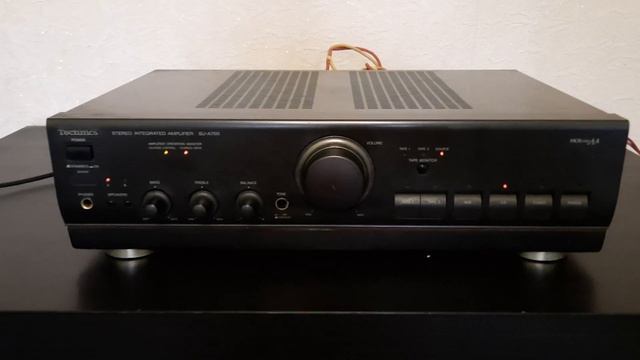 Technics SU-A700