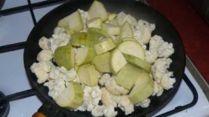 Жареная цветная капуста с кабачком. Очень вкусный овощной гарнир.