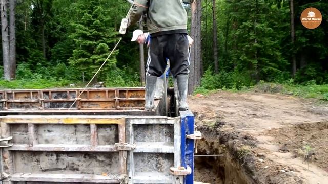 Бетонирование стен цокольного этажа в доме на 535м2 из керамоблоков. смотреть онлайн