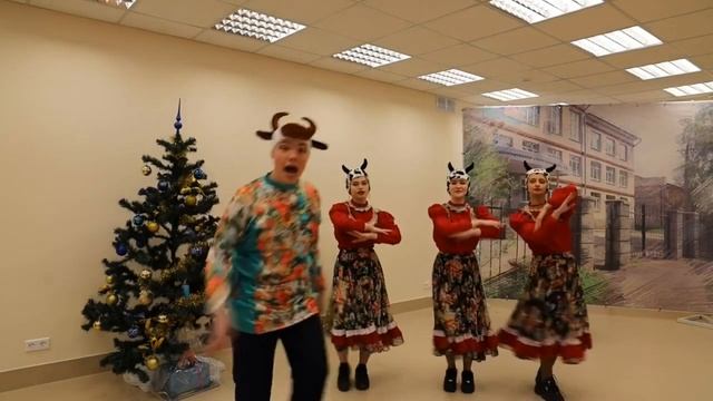 С Новым годом, СУНЦ!.mp4 смотреть онлайн