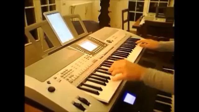 Yamaha psr s910 Gloria Umberto Tozzi смотреть онлайн