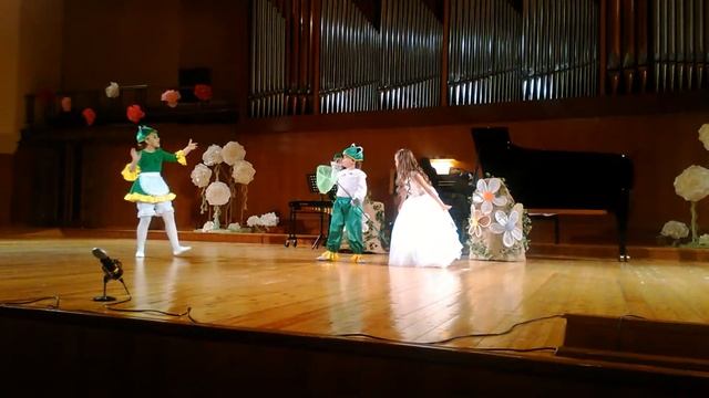 Мишка жабенок в Дюймовочке