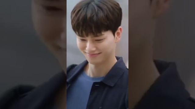 Song Kang as Lee Siwoo in Forecasting Love and Weather смотреть онлайн