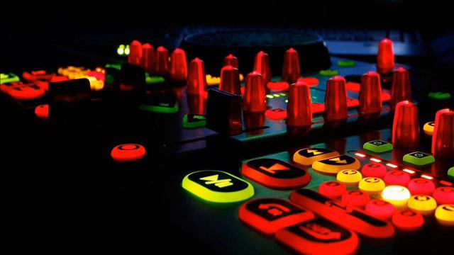 TECHO CUMBIAS CON EL MAESTRO DJ TITO FUENTES смотреть онлайн
