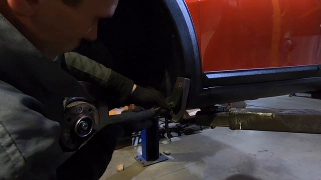 Подкрылки (локеры) и диски на LADA VESTA: меняем штатные смотреть онлайн