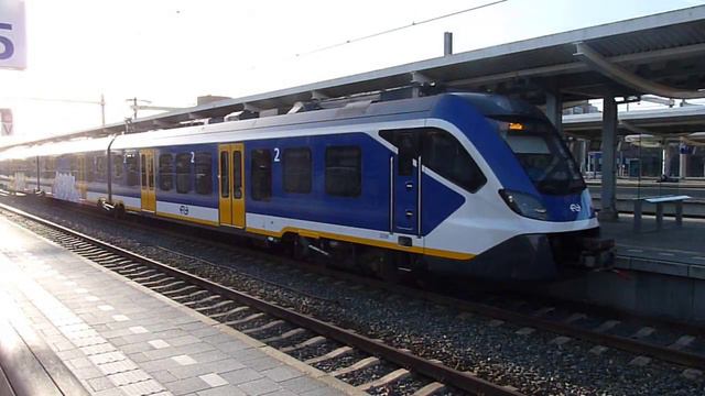 SNG komt aan op station Zwolle! смотреть онлайн