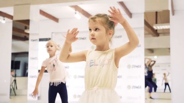 Zumba Kids / Zumba 4 - 6 metų vaikams / Vilniuje / Studija Dancefit смотреть онлайн
