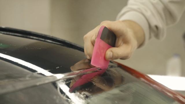 Как наклеить полиуретановую пленку Brontero на крышу Geely Tugella смотреть онлайн