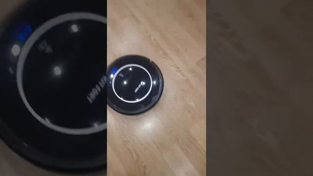 Робот-пылесос KITFORT KT-504 смотреть онлайн