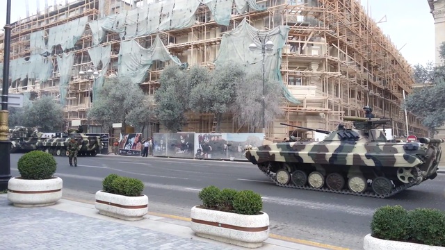 Военный парад в Баку 2013 г. Техника смотреть онлайн