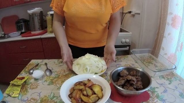 Готовим блюдо из печени \ Живём в деревне \ Немного о ноябрьских праздниках времён СССР. смотреть онлайн