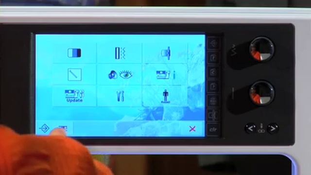 8 Top-Funktionen der BERNINA 830: Zentral platzierter Touchscreen смотреть онлайн