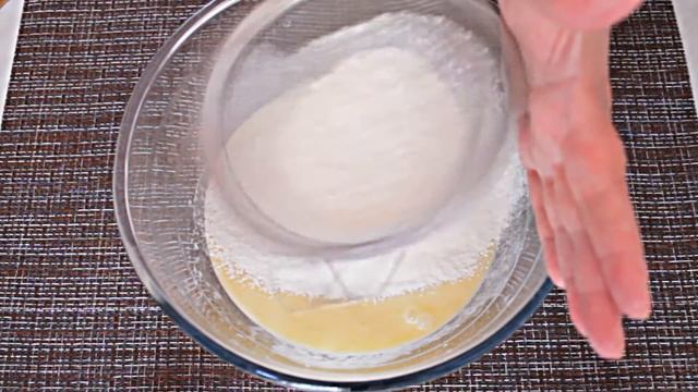 Закусочный пирог с колбасой и сыром смотреть онлайн