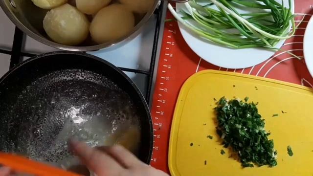Вкуснейшая картошка на сковороде /простой рецепт вкусной картошки с чесноком смотреть онлайн