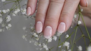 Френч маникюр для мамы (обычный лак)