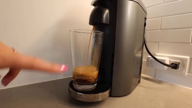 WEEK IN MY LIFE in the CITY | reading, work, events + new fave nespresso drink!! смотреть онлайн