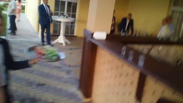 Официант 80 уровня. Waiter Epic Fale