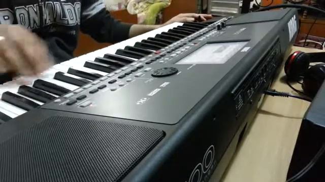 عزف اغنيه سنوات الظياع😢 смотреть онлайн