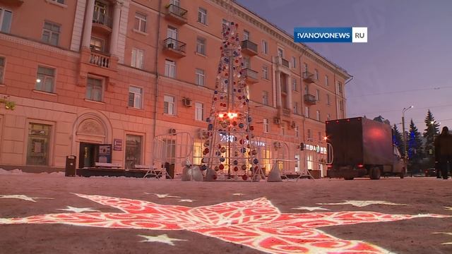 Авангардная елка на площади Ленина в Иванове смотреть онлайн