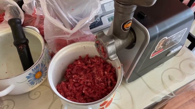 Как правильно оказывается пользоваться электрической мясорубкой смотреть онлайн