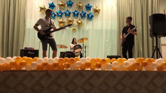 Кино - Девушка больна. Группа Revial смотреть онлайн
