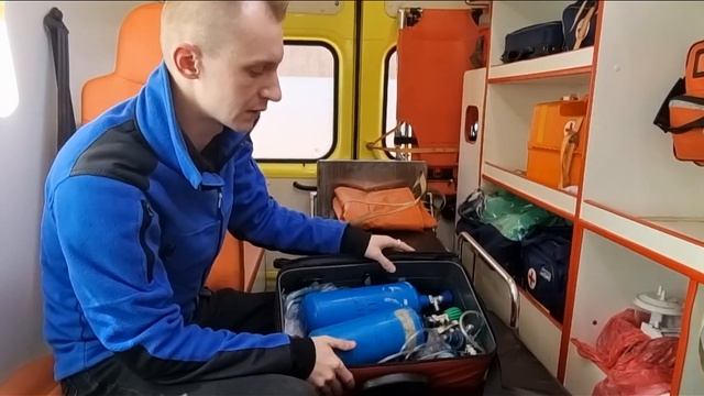 ЧТО ВНУТРИ МАШИНЫ СКОРОЙ ПОМОЩИ?! КАКИЕ УКЛАДКИ СКОРОЙ ПОМОЩИ ВНУТРИ ? смотреть онлайн