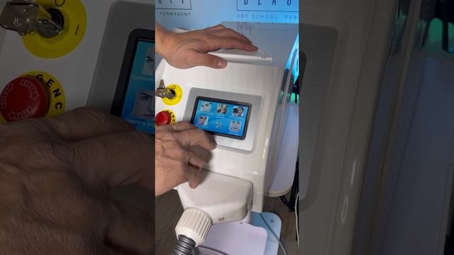НЕОДИМОВЫЙ ЛАЗЕРНЫЙ АППАРАТ Nd :YAG Q-switch Monaliza M4C-2 смотреть онлайн