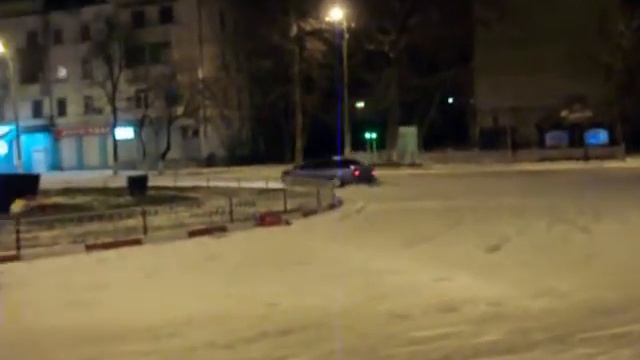 Дрифт по снегу КЕРЧЬ (кольцо Гагарина) смотреть онлайн