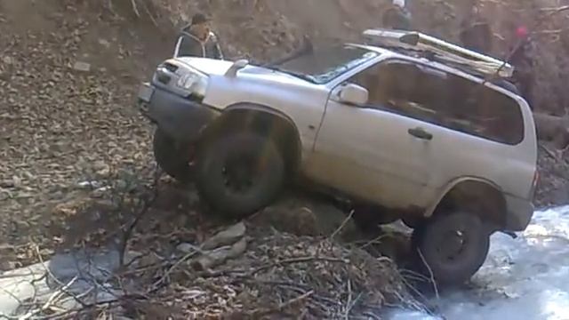 эскудо лезет смотреть онлайн