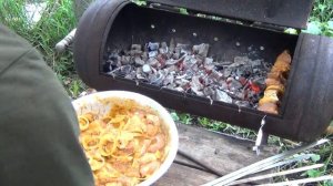 поработали, теперь можно и отдохнуть всей семьей, она все таки потекла, жизнь в деревне