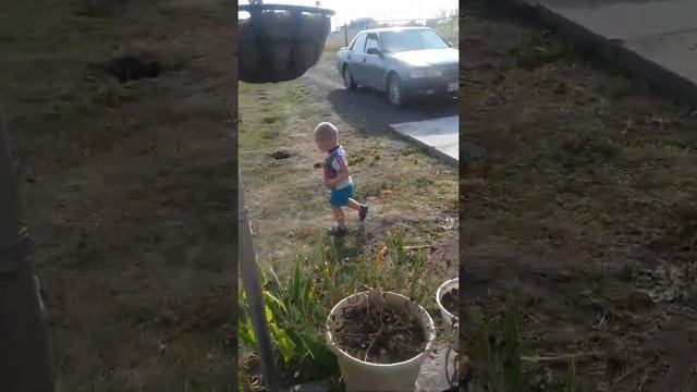 Всё что плохо лежит-попадает в воду))) Часть 1 смотреть онлайн