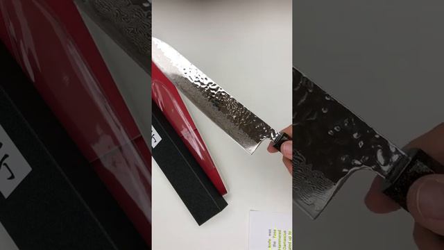 Hokiyama Sakon AUS10 Hammered Damascus 210mm Gyuto with Gold Dust Urushi Magnolia octagon handle смотреть онлайн