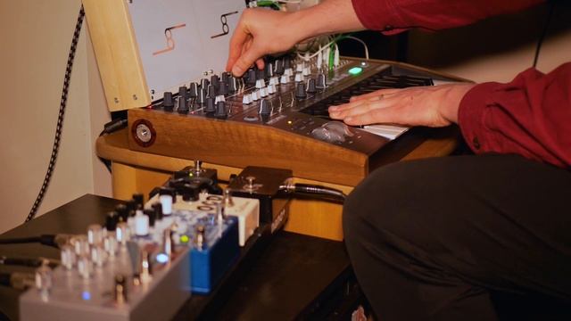 Quarantine Sketch #4 | Ambient Synth Jam | Arturia MiniBrute 2 смотреть онлайн
