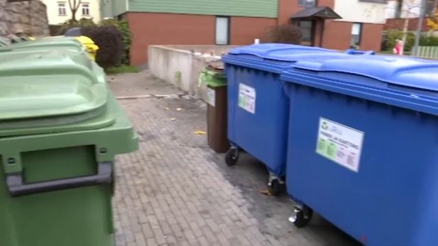 В двух районах города – новая система вывоза мусора смотреть онлайн