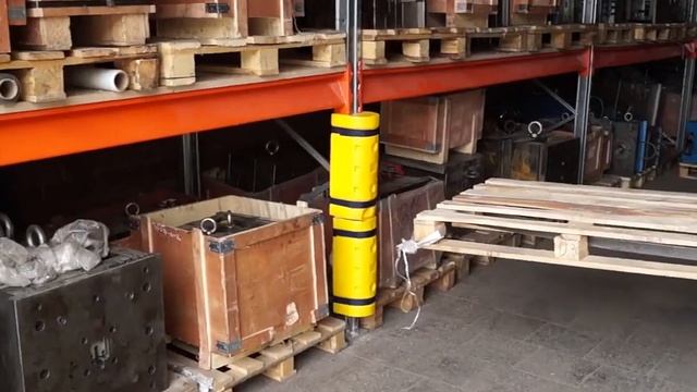 Пластиковый отбойник (демпфер) для защиты стеллажной стойки 460 мм. смотреть онлайн