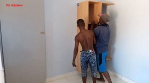 Обустраиваю быт в кенийской деревне./АФРИКА /КЕНИЯ