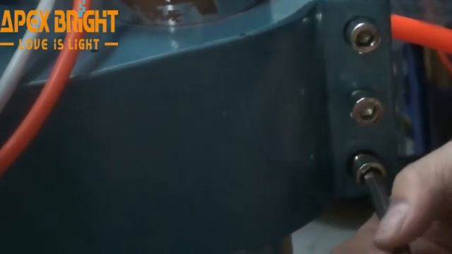 Video for 3W GU5 3 Base Fixing смотреть онлайн