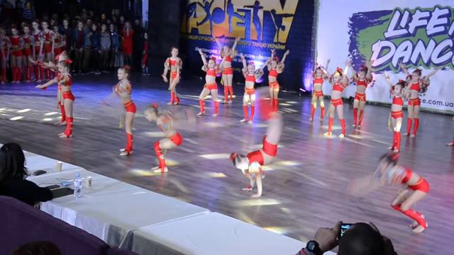 Ирбис "Фольк" LIFE IN DANCE Киев 02.12.2017 смотреть онлайн