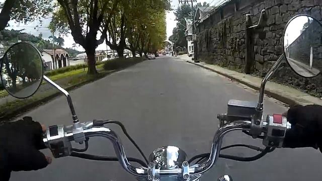 MOTO COM FAROL DE VIDRO ! SUZUKI SAVAGE 650 смотреть онлайн