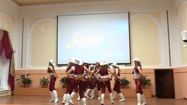 Финал II сезона проекта "Танцетерапия". Команда "УМВДешечки" (ковбойский танец). смотреть онлайн