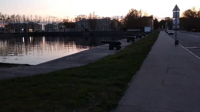 Остров Котлин. Жизнь на острове. Тишина, вода, воздух и... пушки! смотреть онлайн