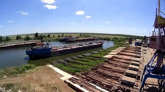 Спуск теплохода после ремонта Мидель ССРЗ смотреть онлайн