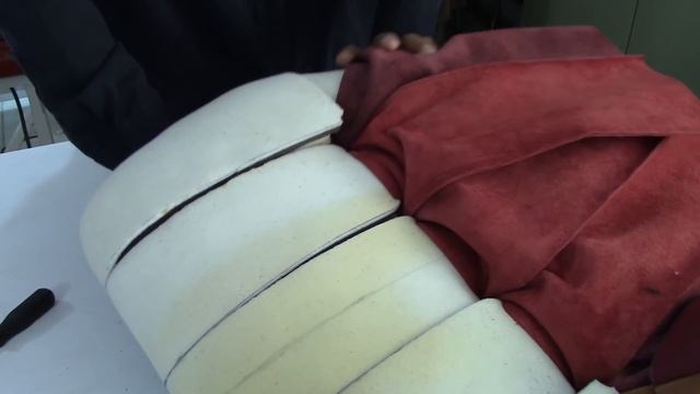 Basic Tufting  - Half Diamond Capitoné In Leather